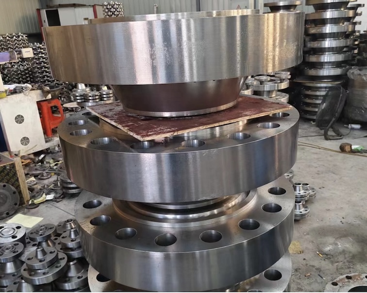 Weld Neck flanges ASME B16.5 Class 1500 lbs WNRTJ